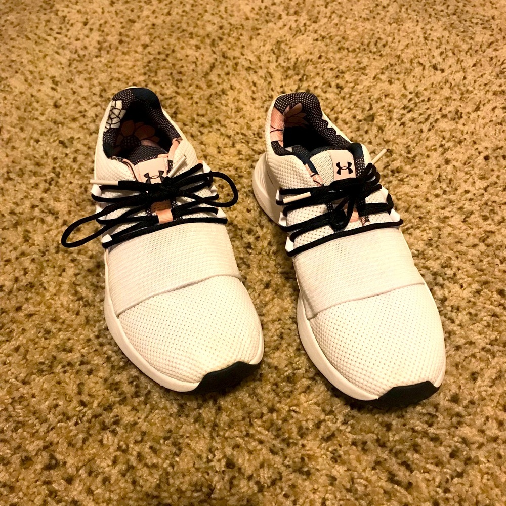 Women’s Under Armour Athletic Shoes 9.5